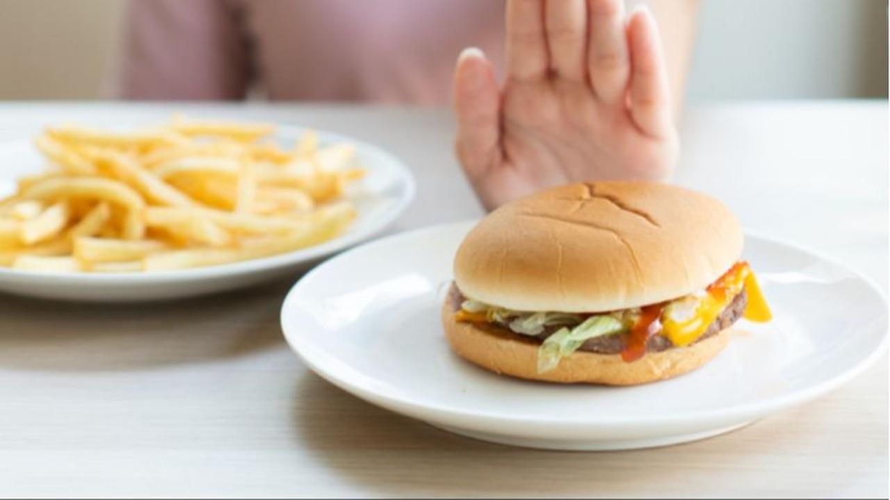 Dalam menjalani program penurunan berat badan, penting untuk diingat bahwa konsistensi dan kesabaran adalah kunci utama.