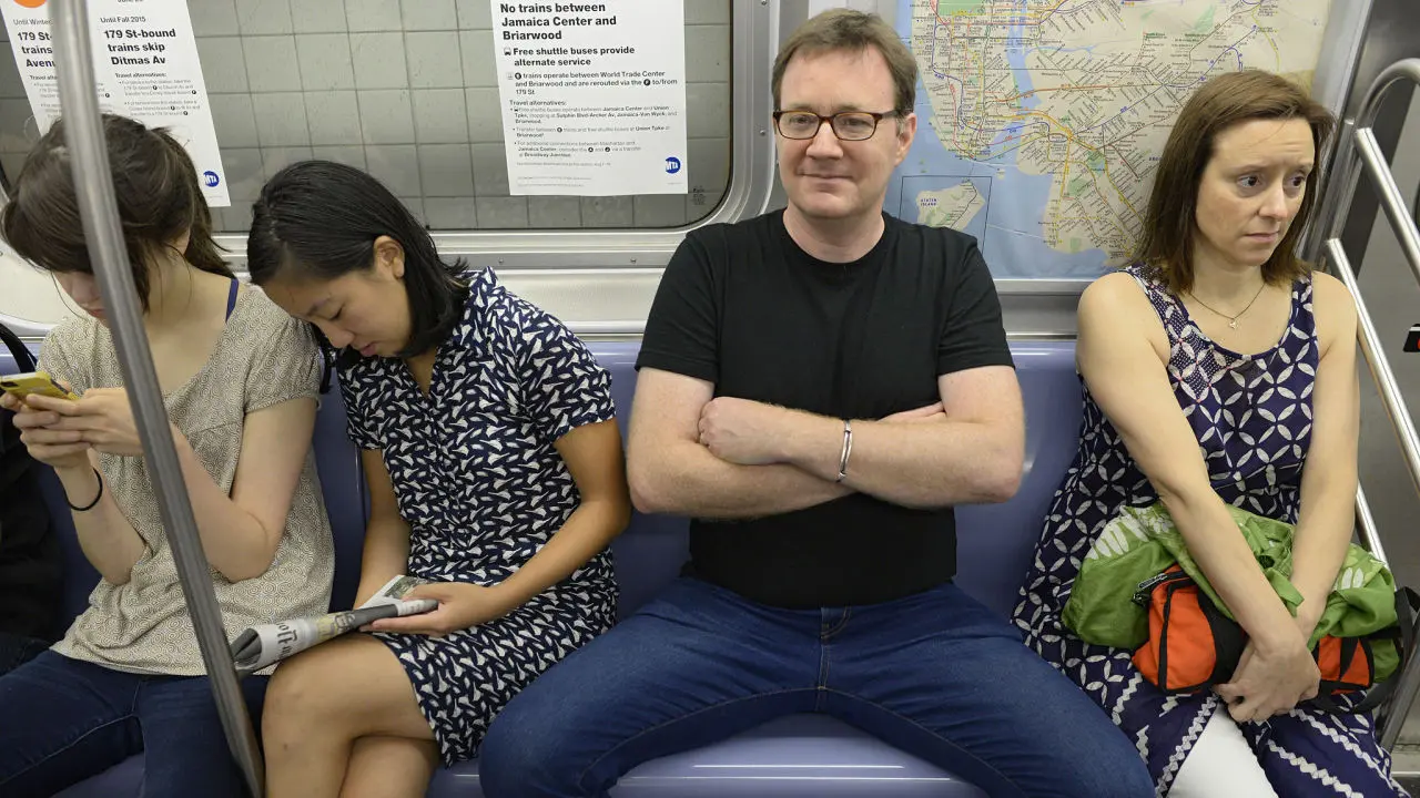 Manspreading, duduk mengangkang