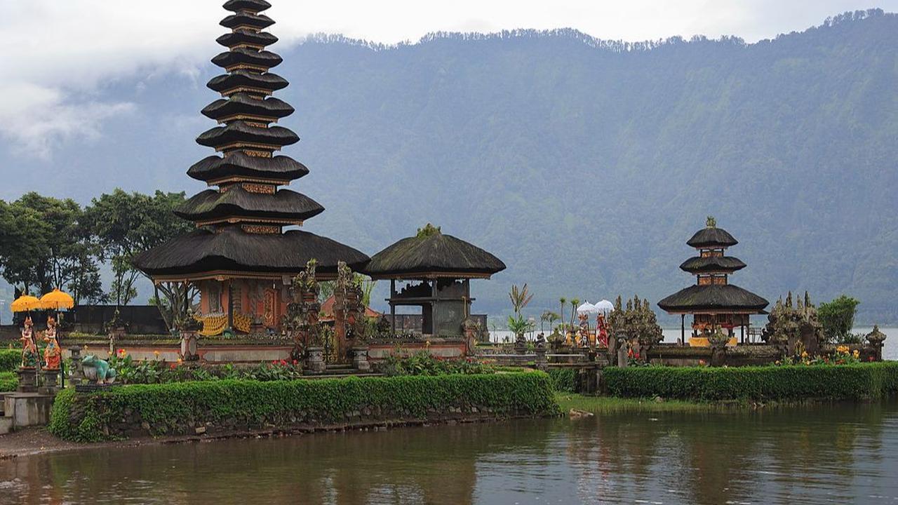 Tuan Rumah