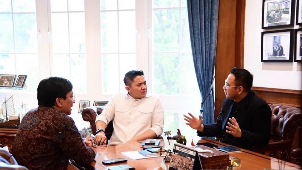 Seskab dan Stafsus Presiden Bahas Strategi Bahasa Indonesia Mendunia Lewat Budaya