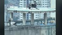 Video Viral, Caroline Riady&nbsp;Saat Naik Helikopter. foto: TikTok @bayubeha