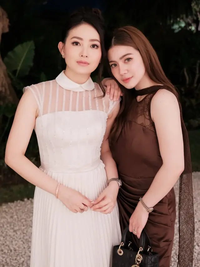 Bestie Goals, Gaya Felicya Angelista dan Natasha Wilona Saat Hadiri Pernikahan Anak Pemilik Krisna Bali