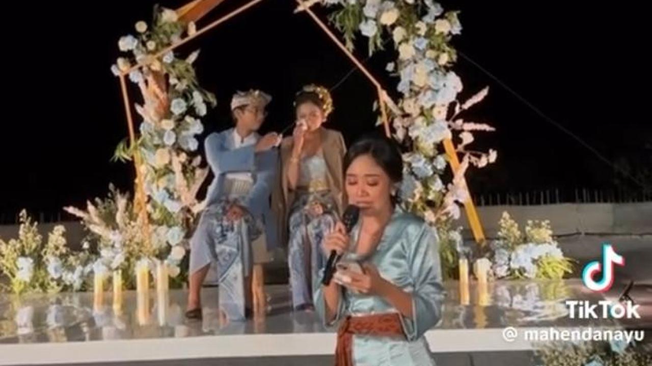 14 Tahun Bersahabat, Momen Wanita Beri Wedding Speech di Nikahan Sahabatnya Ini Bikin Haru
