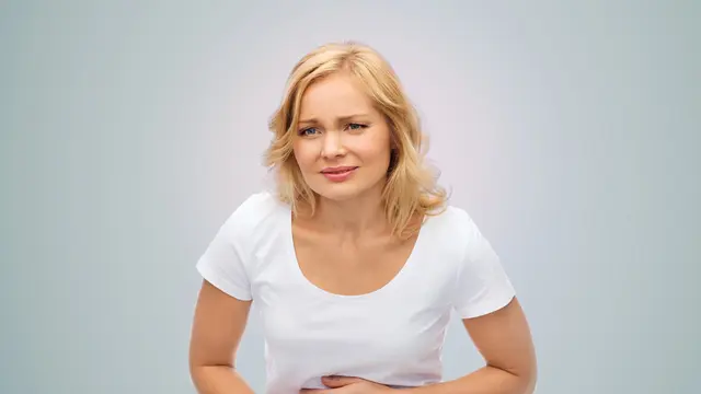 Ini Dia Gejala Sakit Perut Akibat Keracunan Makanan (Syda-Productions/Shutterstock)