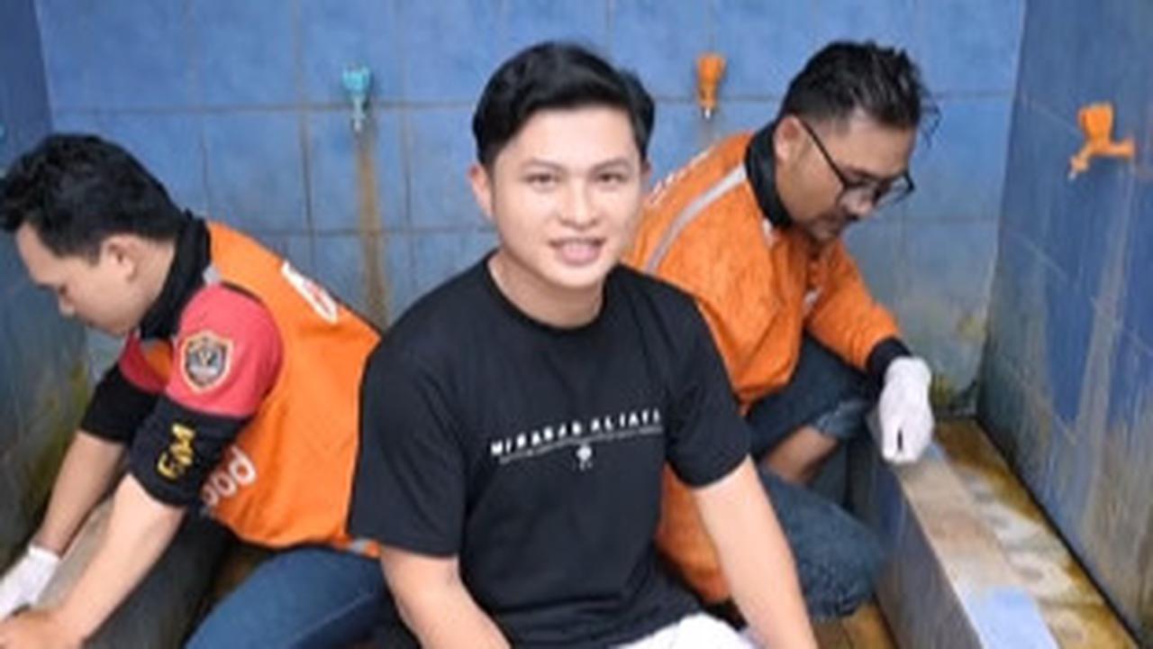 Rajin Bersihkan Masjid, Doa Pemuda Sukabumi ini Menembus Langit Sampai Diundang Langsung Kerajaan Arab Saudi buat Haji
