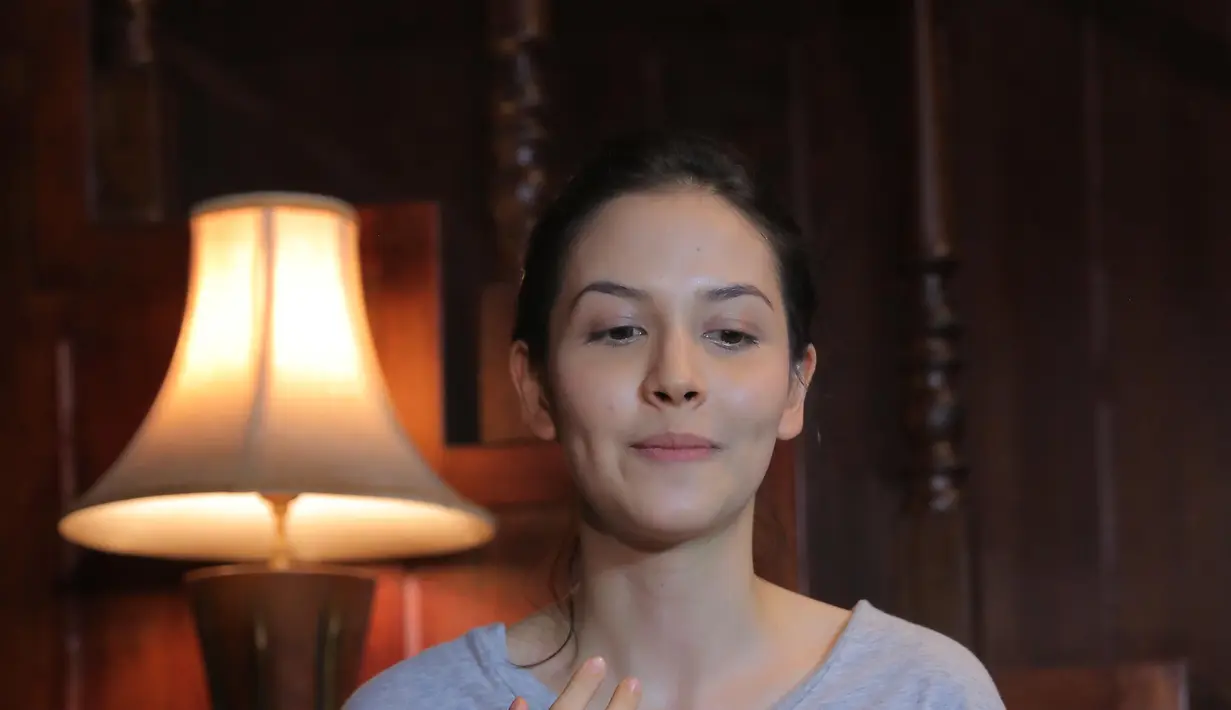 Pemeran Estelle Linden memiliki kemampuan supranatural alias indigo. Tapi itu bukan terjadi dalam alam nyata. Itu hanya perannya dalam film terbarunya. (Andy Masela/Bintang.com)