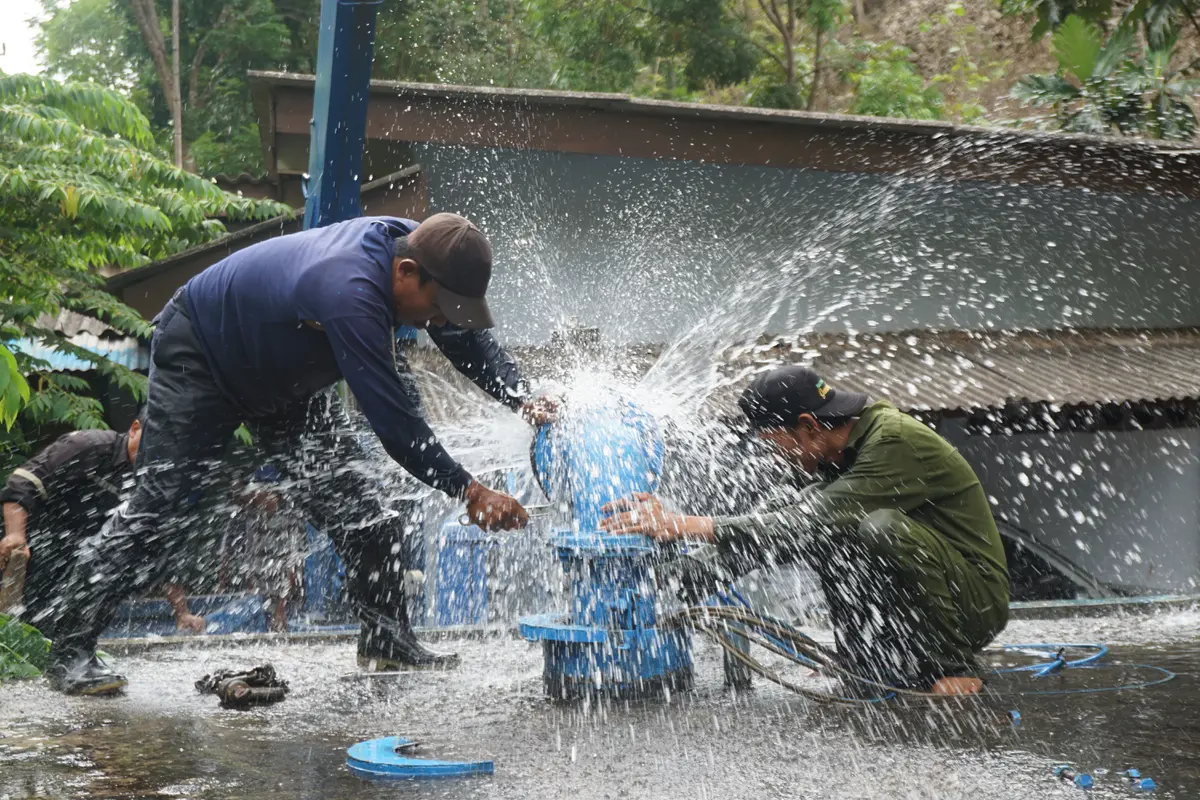 Perbaikan Pompa 75KW di Reservoir Gombang Ponjong