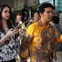 Sebelum menuju Solo Arumi sudah membayangkan antri yang panjang, iapun bersiasat dengan memakai baju yang anti ribet namun tetap pas dengan acara.