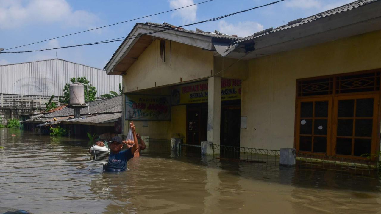 Banjir rendam permukiman di Cipondoh Tangerang