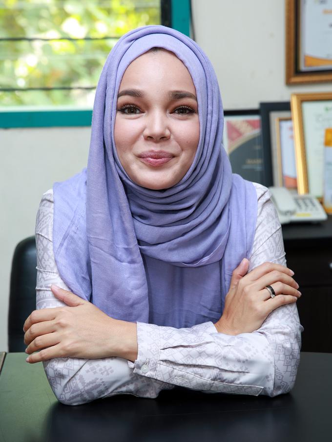 Dewi Sandra Ajak Masyarakat Doakan Korban Tragedi Crane di ...