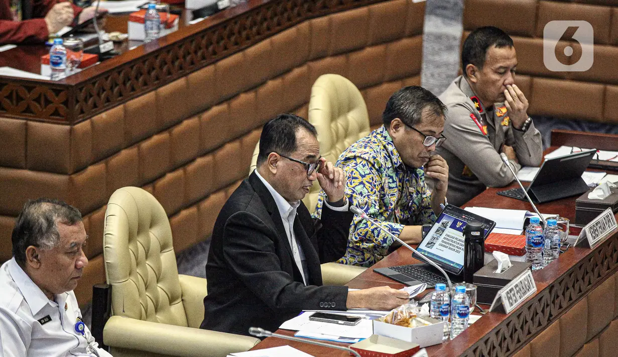 Raker RDP dengan Menteri Perhubungan, Menteri PUPR, Kepala BMKG, Kepala Basarnas, dan Kakorlantas Polri Agenda membahas mengenai evaluasi pelaksanaan infrastruktur dan transportasi pada mudik lebaran Tahun 2023. (Liputan6.com/Faizal Fanani)