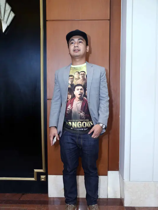 Dalam penemuan ide-ide untuk filmnya ini, Radit membuka peluang bagi semua pemainnya untuk memberikan masukan dan ide positif pada film Hangoutnya ini. (Nurwahyunan/Bintang.com)