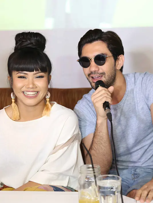 Enam hari proses penggarapan pembuatan video klip lagu Intuisi yang dilakukan di Kanazawa Jepang. Momen tidak terlupakan bersama Reza saat berada dalam ruangan berdua. (Nurwahyunan/Bintang.com)