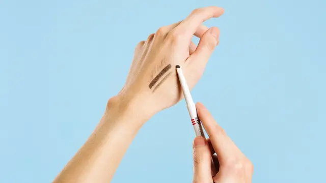 Dear Me Beauty dan KFC Kembali Berkolaborasi, Luncurkan Produk Kosmetik Uniseks