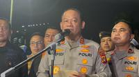 Kapolda Metro Jaya Irjen Pol Asep Edi Suheri saat menjawab pertanyaan para wartawan di Depan Kompleks MPR/DPR, Senayan, Jakarta. (Liputan6.com/Ady Anugrahadi)