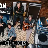 Night Changes jadi lagu terakhir Zayn Malik bersama One Direction. Simak lirik lagunya yuk.