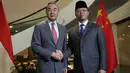 Menteri Luar Negeri Sugiono saat pertemuan dengan Menteri Luar Negeri China Wang Yi di Jakarta, Indonesia, Jumat, 21 Agustus 2026. (Foto AP/Tatan Syuflana)