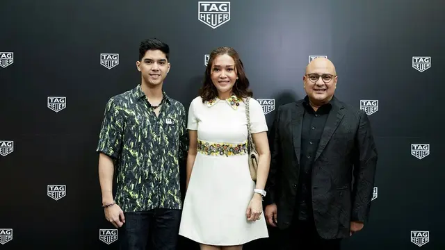6 Potret Maia Estianty di Bangkok, Tampil dengan Mini Dress yang Menawan