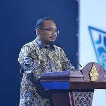 Menteri Agama (Menag) Yaqut Cholil Qoumas dalam acara penutupan Annual International Conference on Islamic Studies (AICIS) ke-23 di UIN Walisongo Semarang, Sabtu (3/2/2024) malam. (Foto: Humas Kemenag)