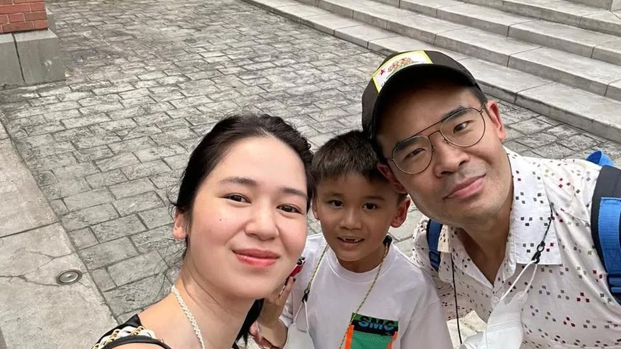 Sudah Menikah dan Punya Anak, Ini 7 Potret Laura Basuki Bareng Keluarga yang Jarang Tersorot