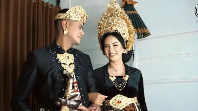 6 Pemotretan Kalina Ocktaranny dan Ricky Miraza Pakai Baju Adat, Bak Prewedding