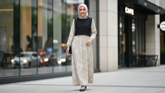 8 Model Gamis Terbaru Kombinasi Rompi yang Beri Kesan Lebih Tinggi, Modis dan Anggun Dipakai Sehari-hari