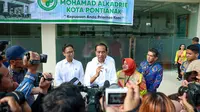 Presiden Jokowi bersama Menkes Budi Gunadi Sadikin melakukan peninjauan ke RSUD Sultan Syarif Mohamad Alkadrie, Kota Pontianak, Kalimantan Barat pada Kamis, 21 Maret 2024. (Foto: Sehat Negeriku)