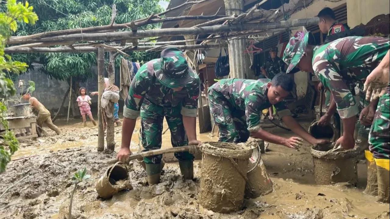 Pembersihan lumpur jadi fokus utama pemerintah