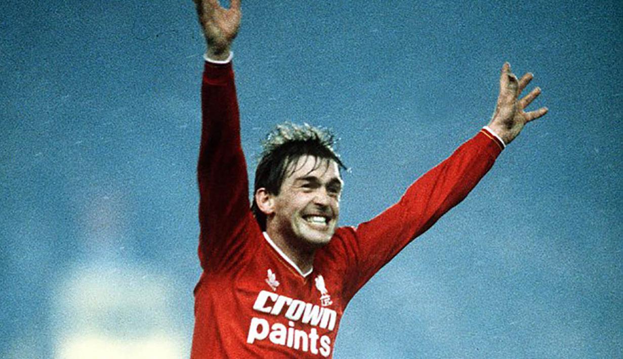 Kenny Dalglish, tampil sebanyak 515 kali bersama Liverpool dengan torehan 172 gol. King Kenny pernah merasakan delapan kali gelar juara Liga Inggris bersama The Reds. (Istimewa)