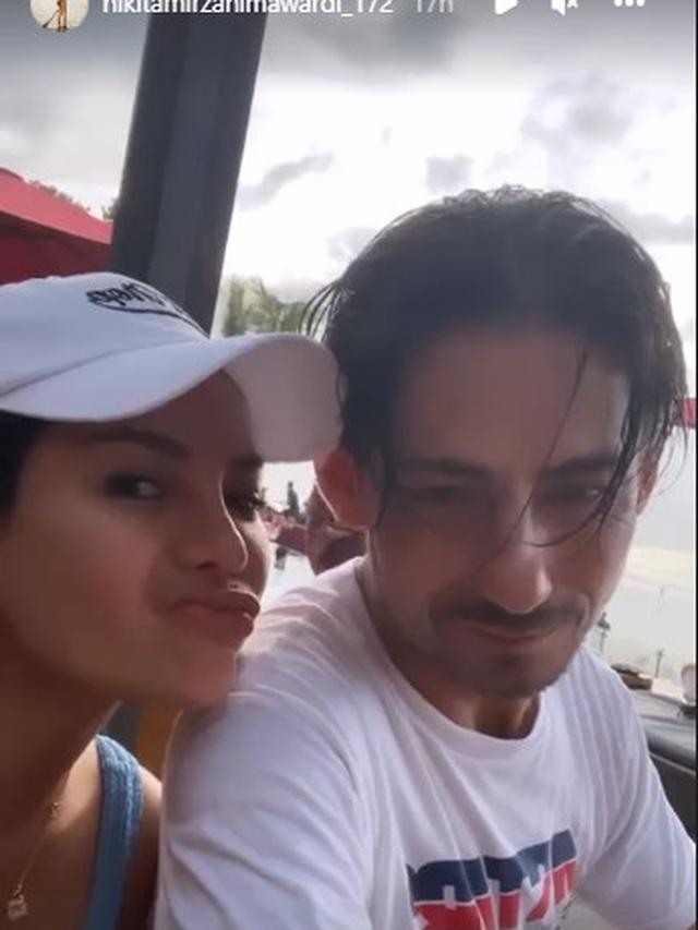 6 Potret Nikita Mirzani dan John Hopkins Nikmati Liburan ke Bali, Makin Serius