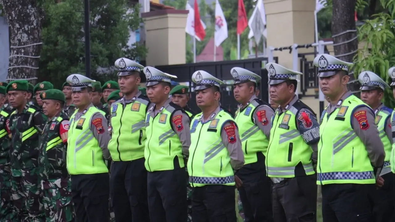 Tim gabungan pengamanan perayaan tahun baru 2024 di Pemalang. (Foto: Liputan6.com/Polres Pemalang)