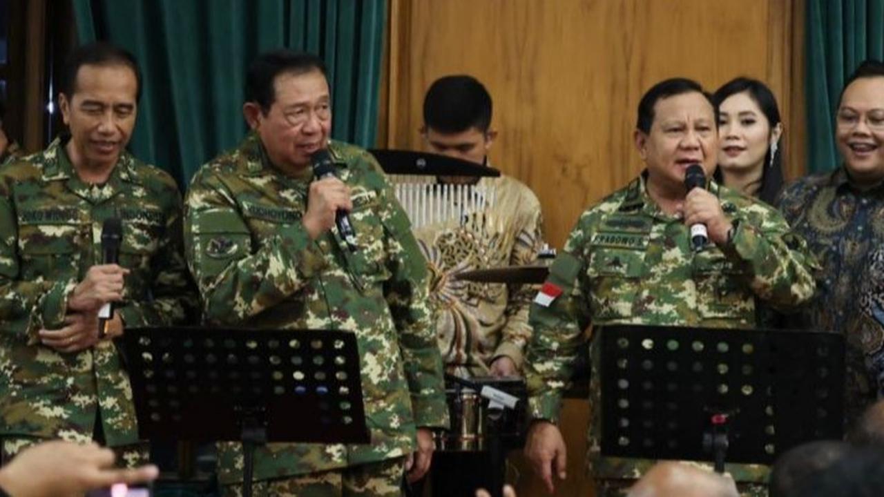 VIDEO: Momen Prabowo Makan Nasi Kotak Bareng Kepala Daerah Diapit SBY & Jokowi dan Dua Jenderal