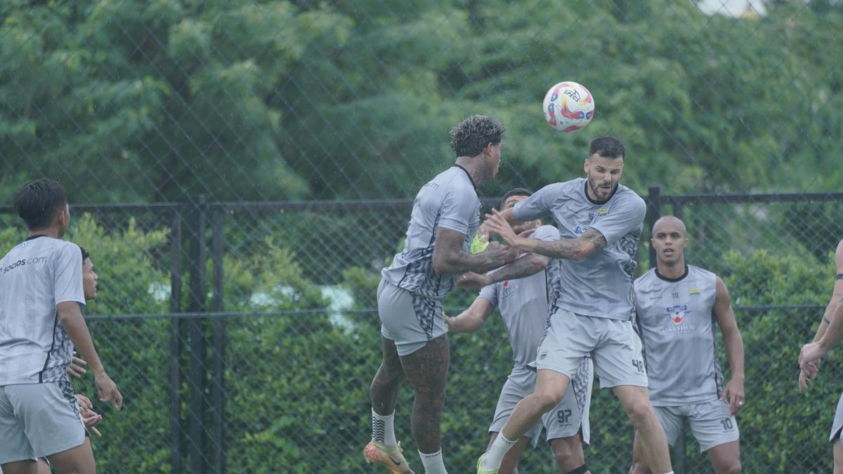 Persib Masuki Tahap Akhir Persiapan Menuju BRI Super League 2025/2026