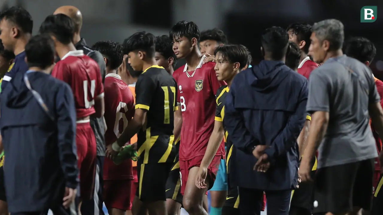 Foto: Arkhan Kaka Menangis Usai Timnas Indonesia U-17 Dibantai Malaysia