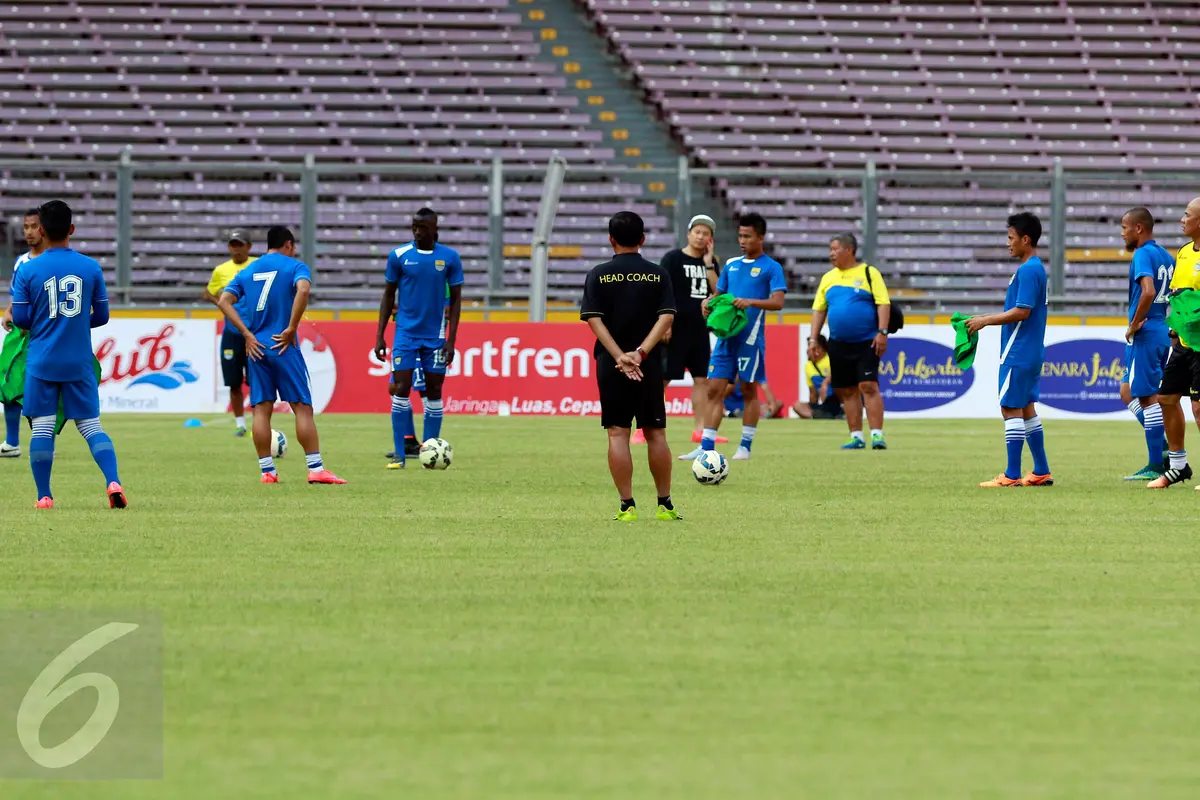 20151018-Jelang Final, Persib Jajal Lapangan SUGBK