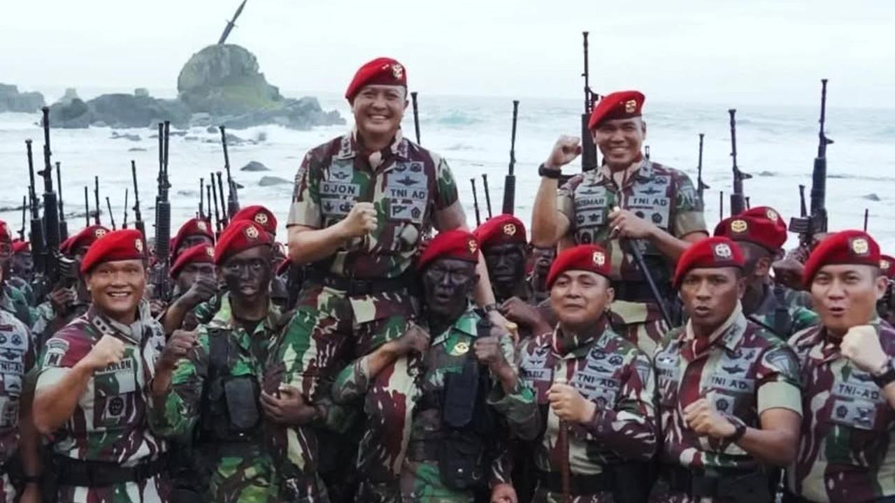 Minta Maaf, Ini Penjelasan Lengkap Danjen Kopasus Viral Prajurit Foto Bareng Hercules