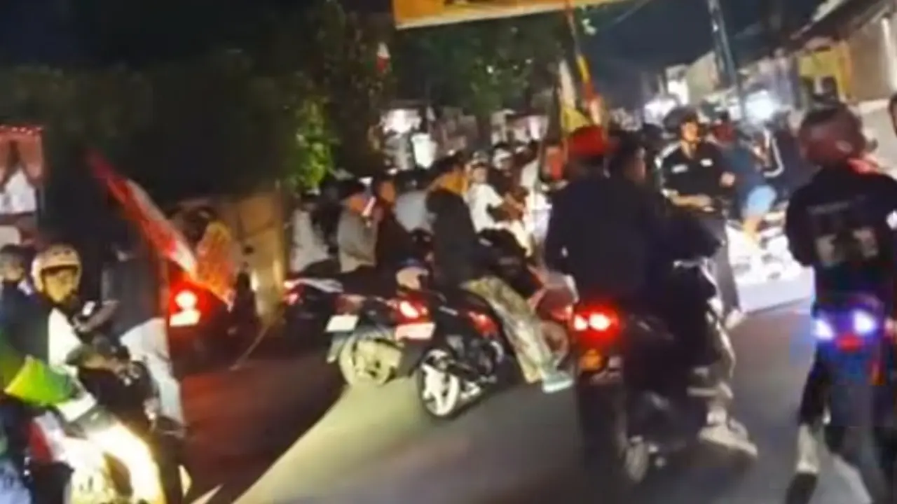 Gesekan Pasca Nobar, Ketegangan Suporter Persib dan Persija Pecah di Jalanan Sukabumi
