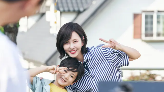 Kim Nam Joo dalam serial Wonderful World. [Foto: Disney+ Hotstar]
