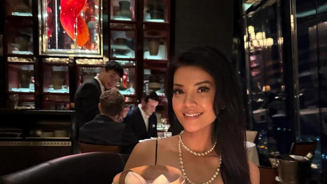 7 Potret Farah Quinn Rayakan Ulang Tahun Ke-45 dengan Gaya Mewah di Hong Kong