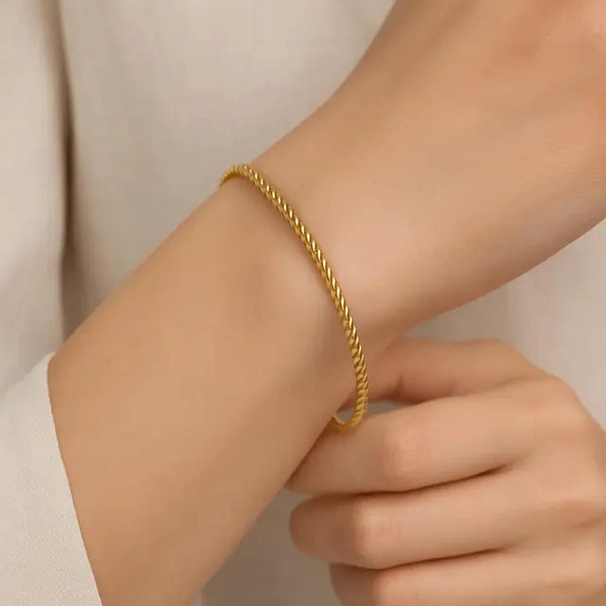 Mengapa Gelang Oval Tipis 3 gram Cocok untuk Pergelangan Tangan Kecil? Ini Alasannya