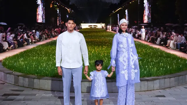 Kala Pelataran Candi Borobudur Disulap Jadi Panggung Runway Sepanjang 125 Meter, Hadirkan Koleksi Raya