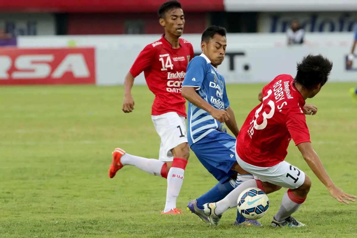 Bali United vs Persib Bandung