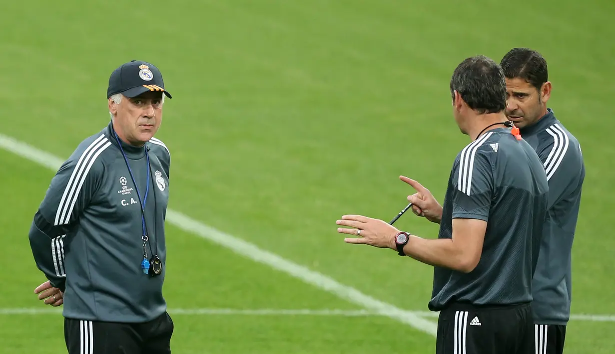 Mantan Pelatih Real Madrid Carlo Ancelotti .  (AFP Photo / Marco Bertorello)
