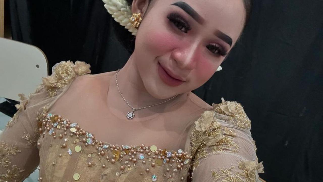 Misteri Sosok Hitam di Foto Selfie Niken Salindry, Kesalahan Kamera atau Penampakan?