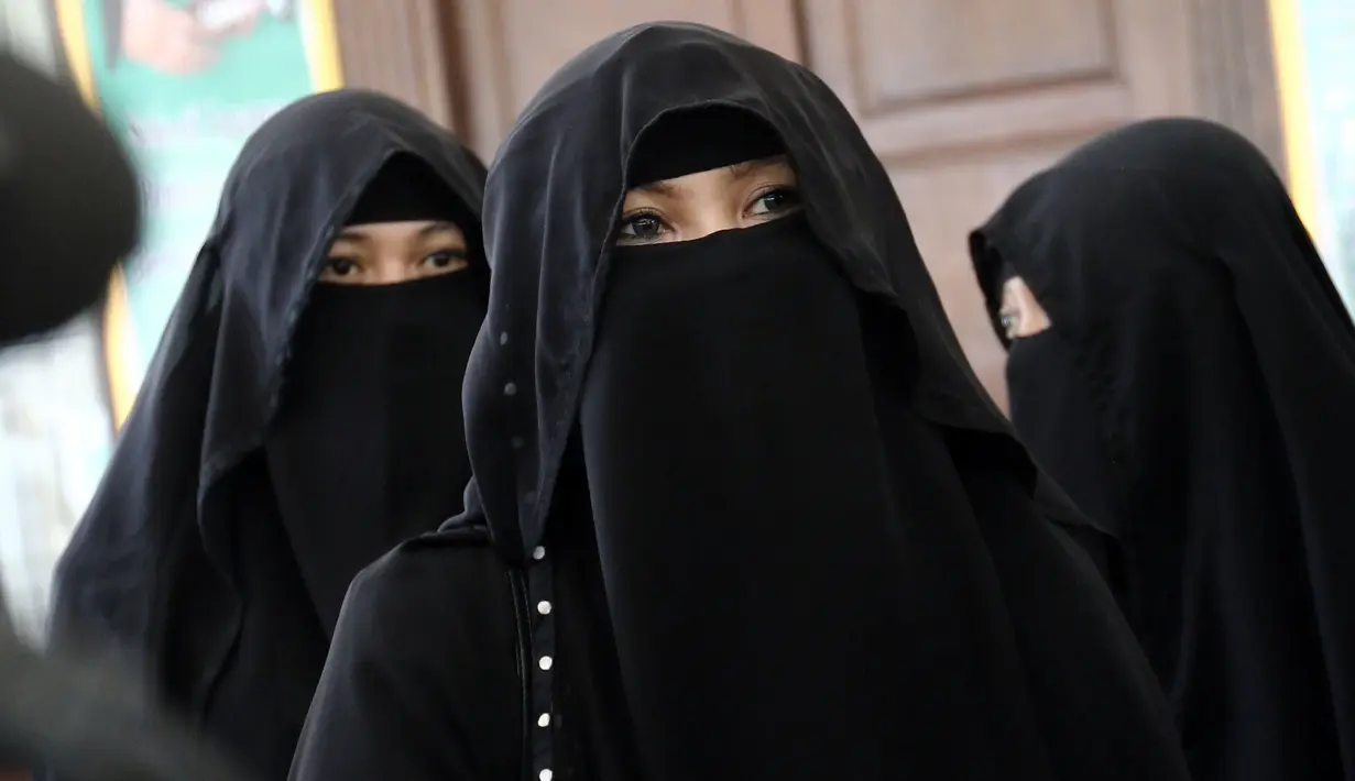 "Jadi alangkah baiknya diselesaiin secara hukum agar bisa melangkah ke kehidupan masing-masing yang lebih baik lagi dengan yang lain," tutur Indadari. (Nurwahyunan/Bintang.com)