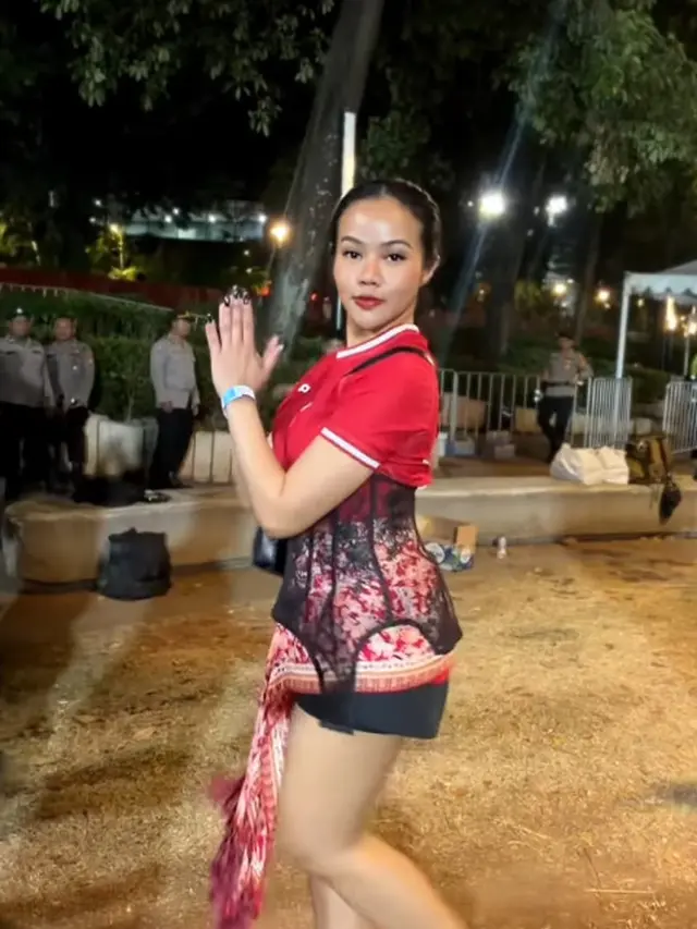 Yura Yunita Prediksi Kemenangan Indonesia di FIFA ASEAN Cup 2026, Tampil dengan Gaya Sporty Etnik