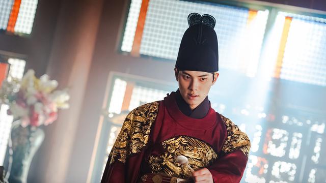 Lee Chae Min dalam Bon Appétit, Your Majesty (tvN via Soompi)