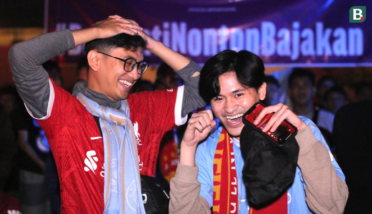 Nonton bareng yang bertajuk Roaring Night Liverpool Vs Manchester City berlangsung pada Minggu (10/03/2024) malam WIB di Omma Restaurant, Pekayon, Bekasi Selatan. (Bola.com/Abdul Aziz)
