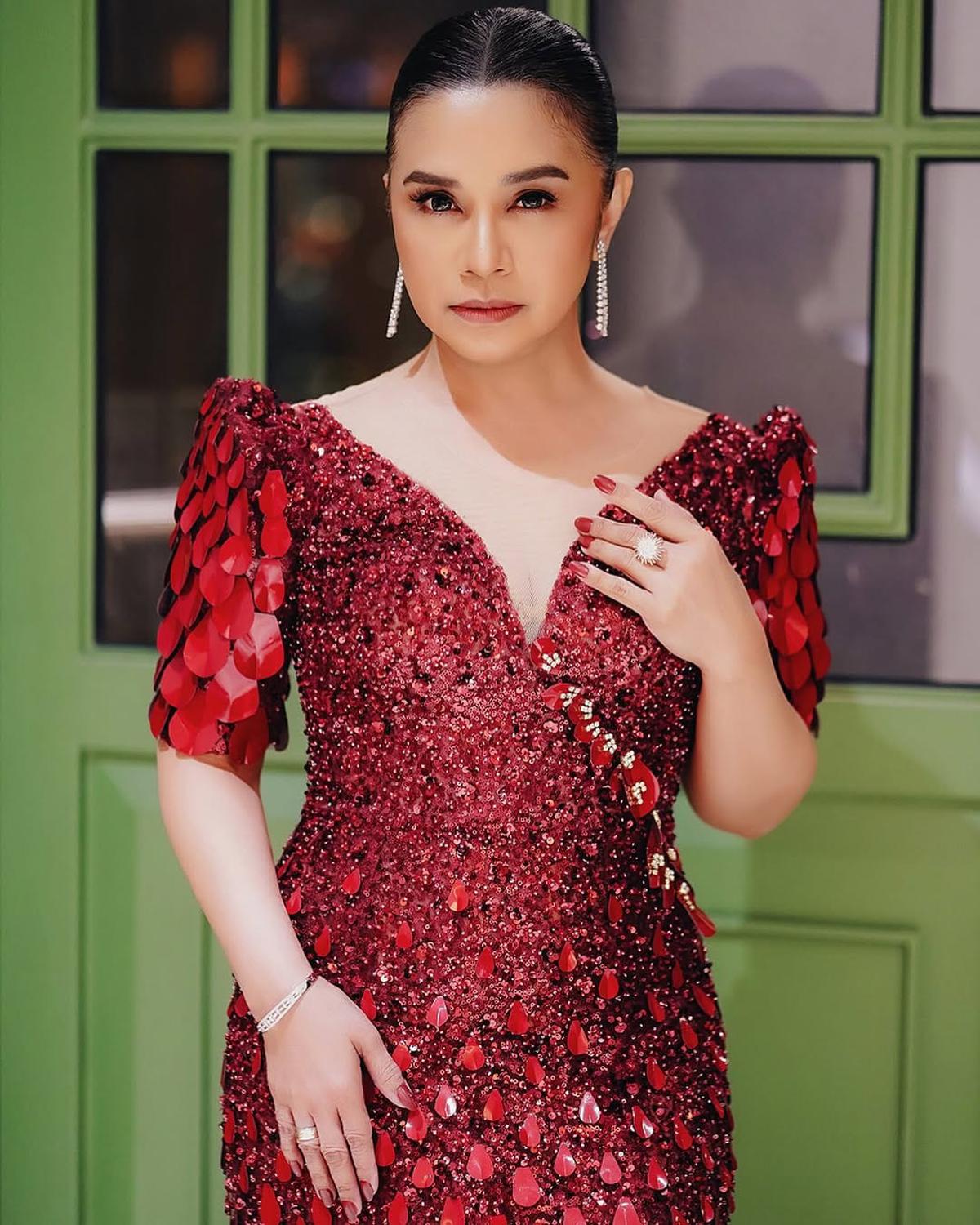 Potret Ruth Sahanaya yang Awet Muda, Banyak yang Tak Percaya Usianya Lebih dari Setengah Abad