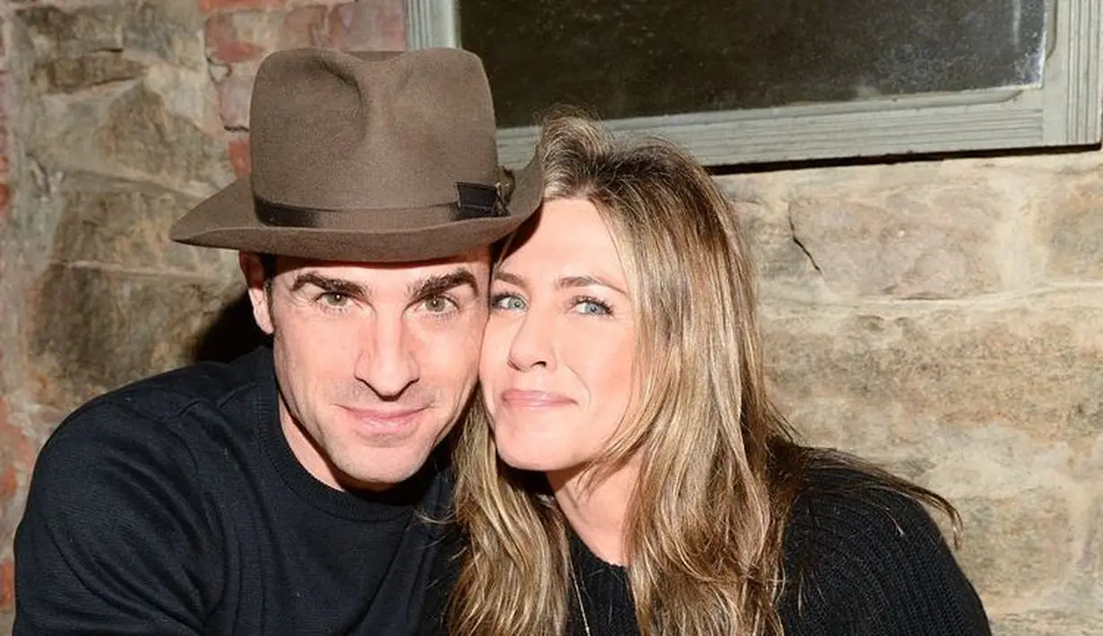 Perbedaan pandangan hidup memang menjadi daya tarik bagi kedua belah pihak pada awalnya. (instagram/jenniferanistononline)